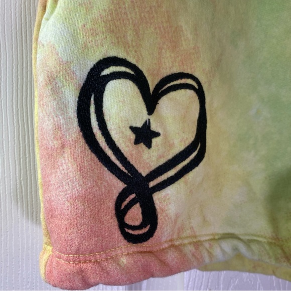 Pride By JoJo Women XL 15-17 Fleece Shorts Heart Tie Dye Pockets Stretch Relax - Picture 2 of 7